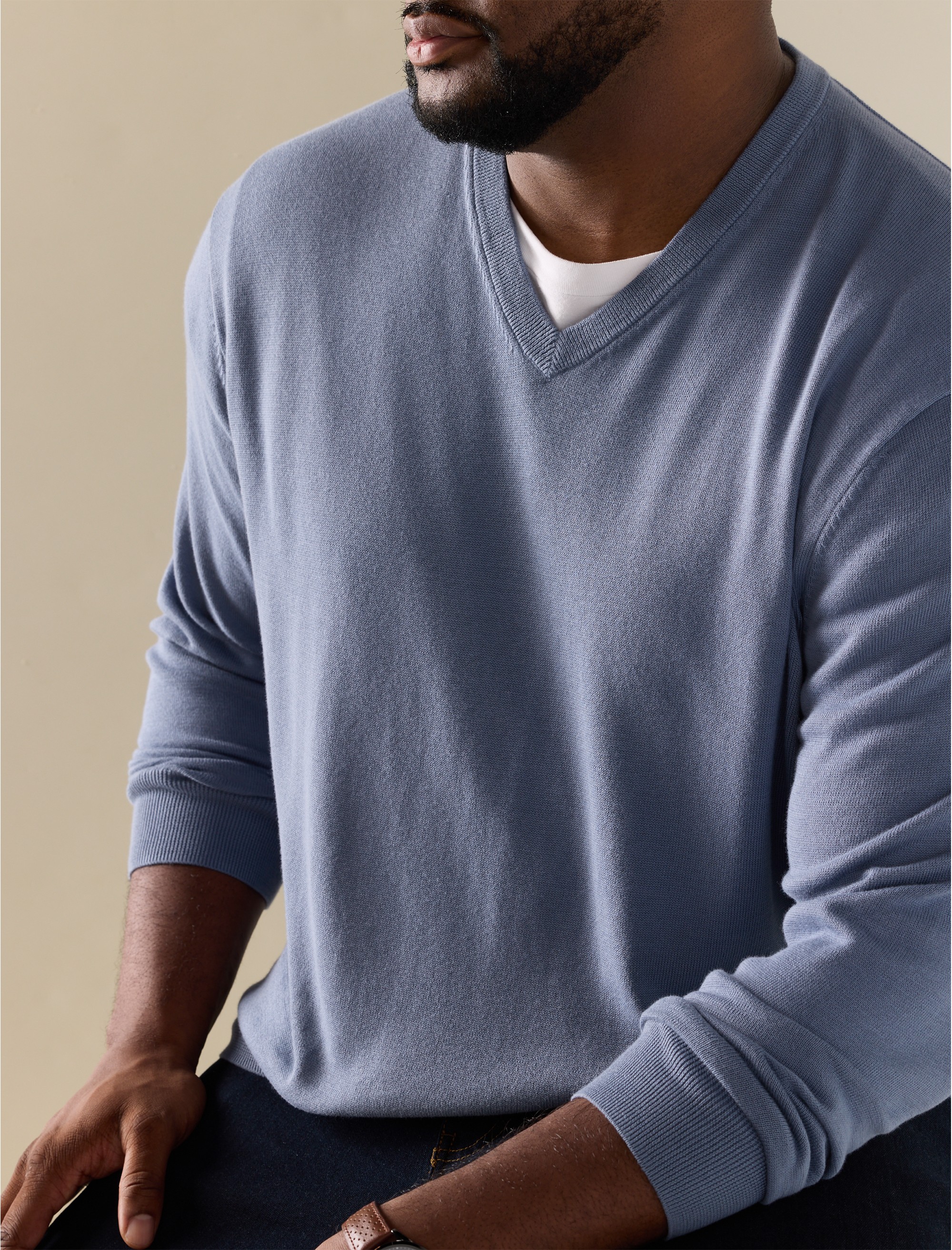 V-Neck Pullover - thumbnail 9