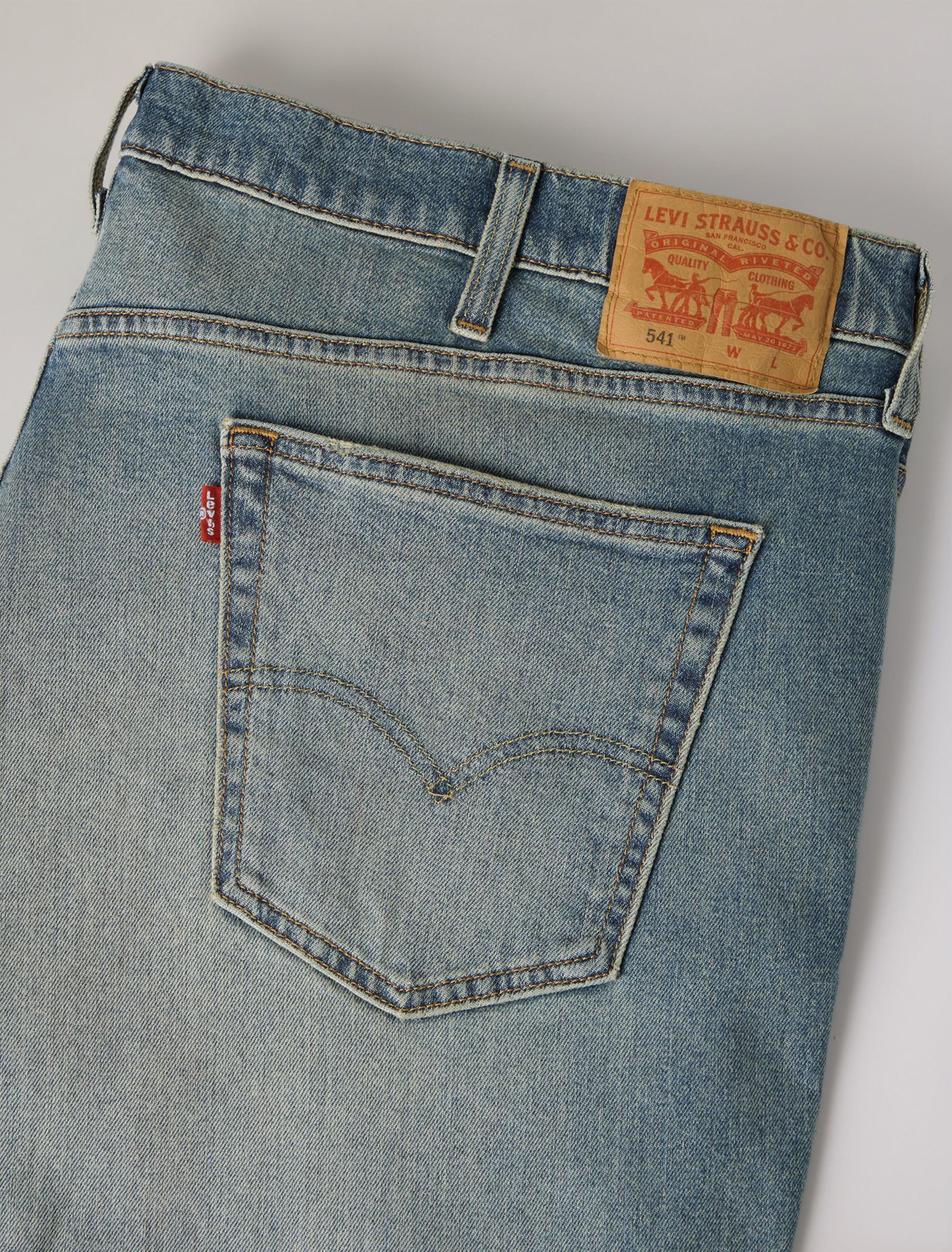 541™ Athletic-Fit Stretch Jeans