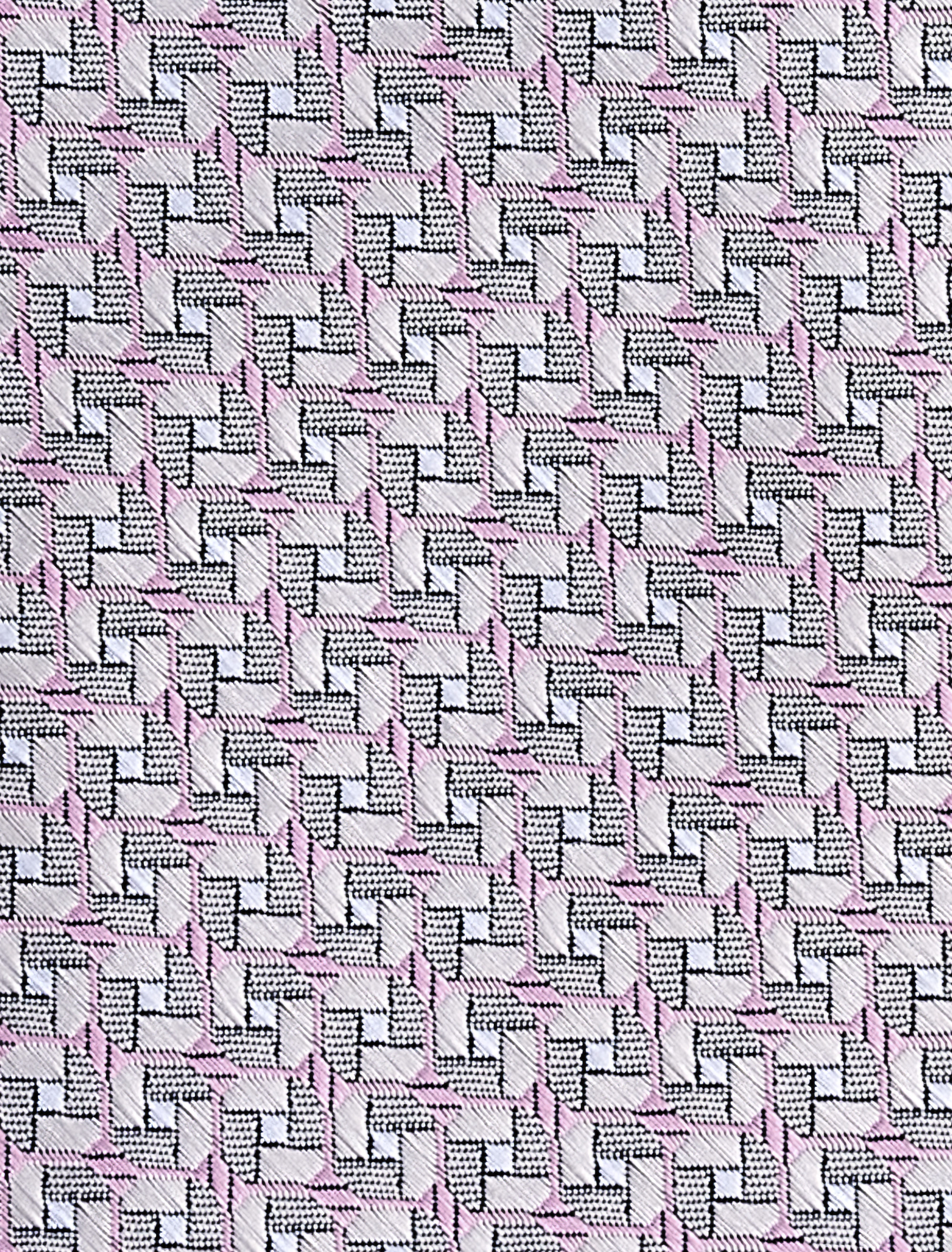 Geometric Link Patterned Tie